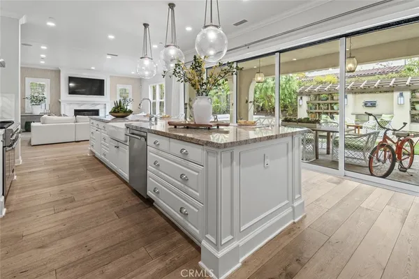 $3,856,000 | 208 Radial, Irvine, CA 92618