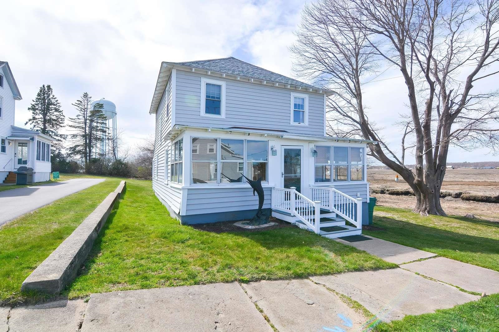 7 Lyons Street Hampton, NH 03842 - Photo 2 of 24