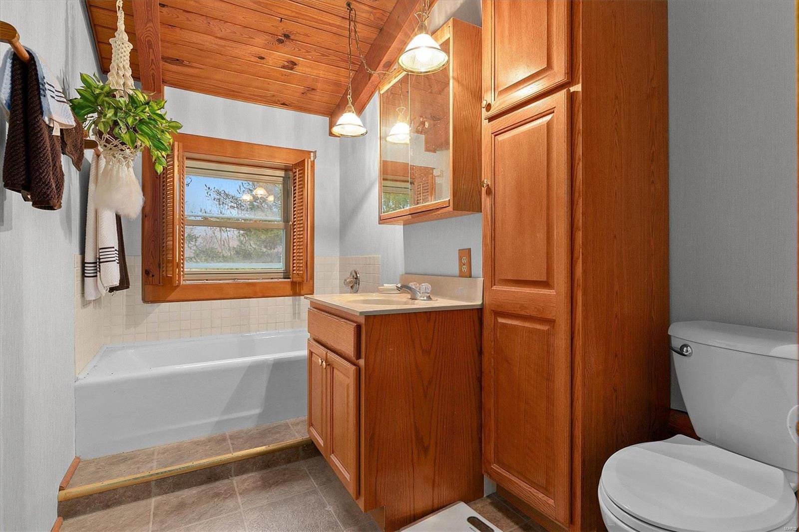 8718 Oak Hill School Road Lebanon, IL 62254 - Photo 19 of 49 Gallery Image 19