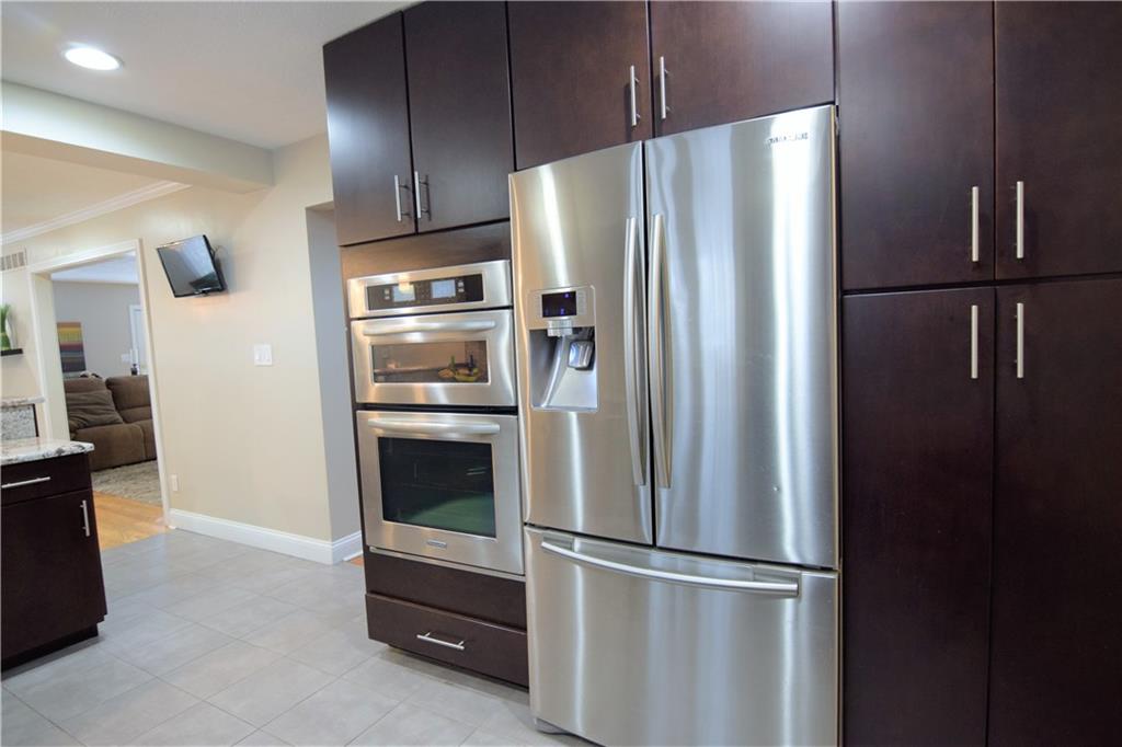 8190 Lantern Road Indianapolis, IN 46256 - Photo 5 of 22 Gallery Image 5