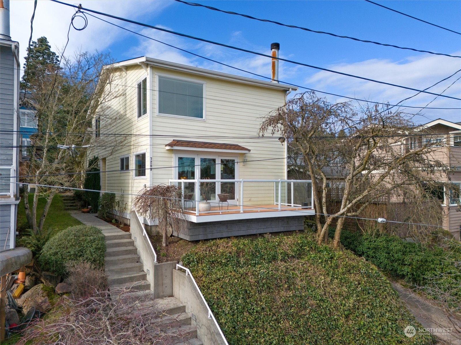 7209 Dayton Avenue North Seattle, WA 98103 - Photo 29 of 33 a front view of a house with garden