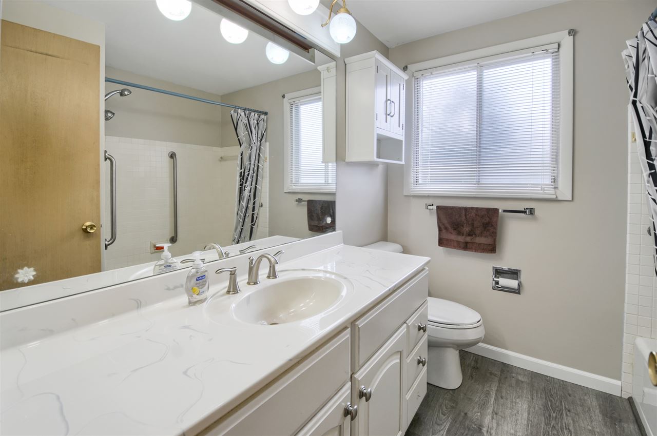 5226 Davison Road Burton, MI 48509 - Photo 32 of 40 50004910-31.JPG