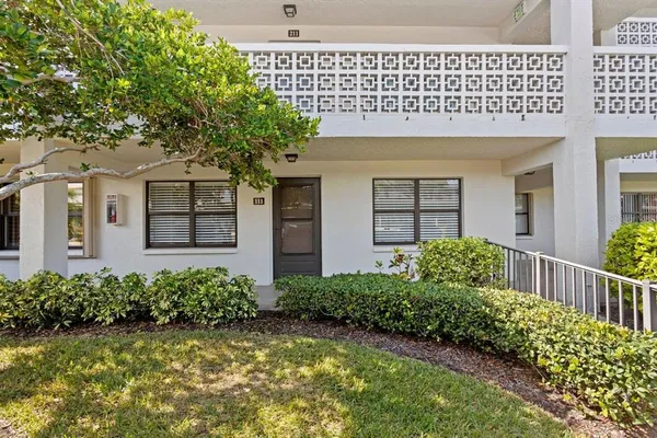 $290,000 | 4910 Bay Street Northeast, Unit 111, St. Petersburg, FL 33703