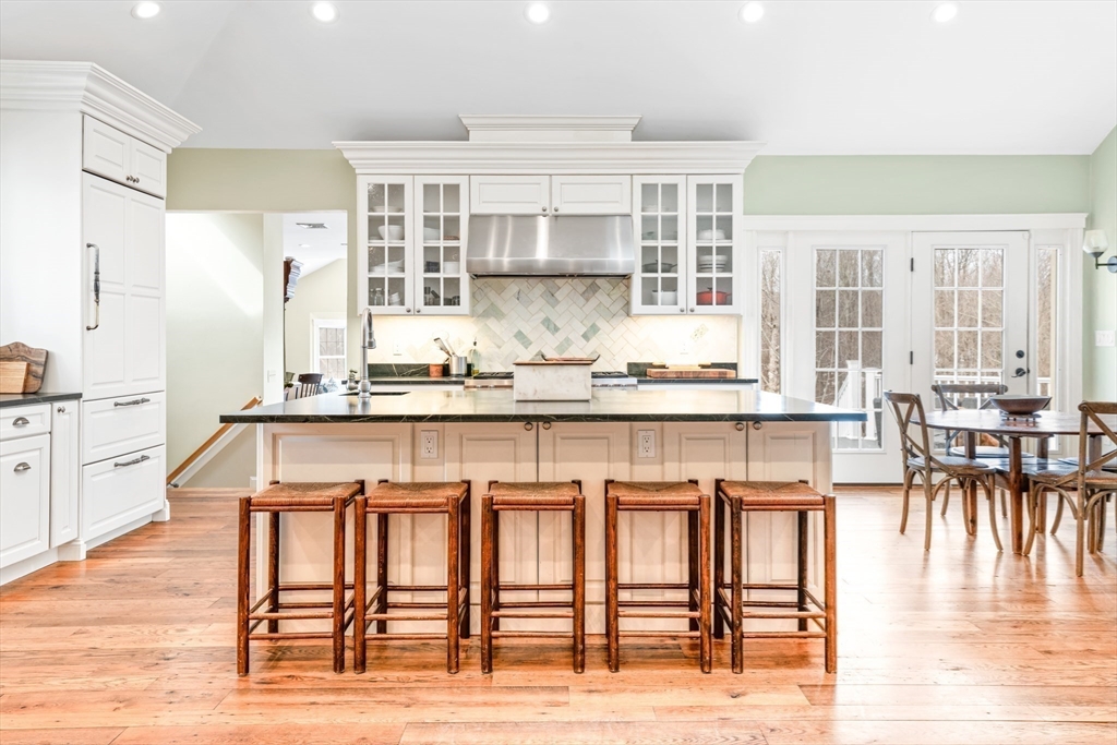 8 Washington Street Sherborn, MA 01770 - Photo 4 of 42