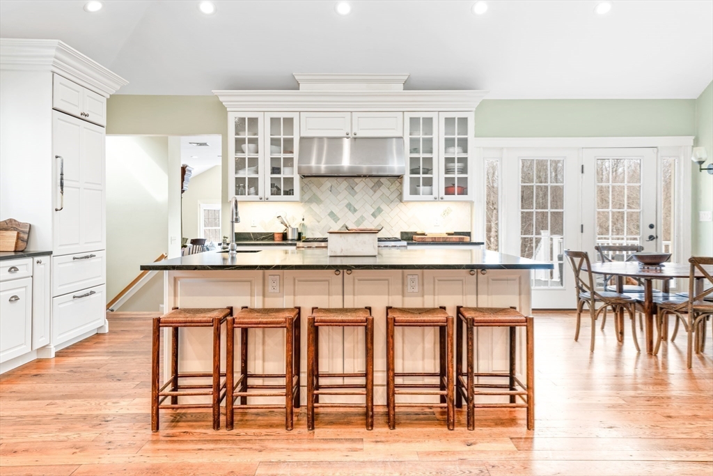 8 Washington Street Sherborn, MA 01770 - Photo 5 of 42