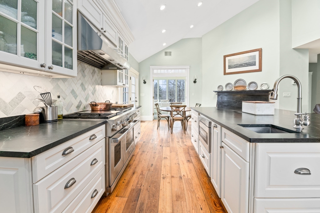 8 Washington Street Sherborn, MA 01770 - Photo 6 of 42