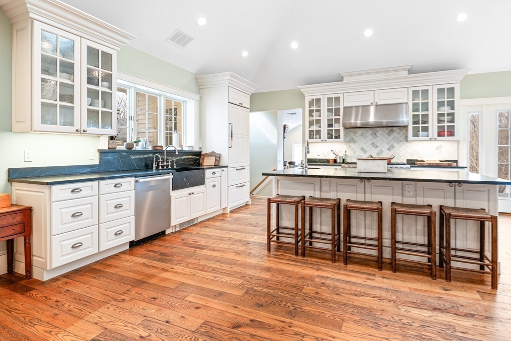 8 Washington Street Sherborn, MA 01770 - Photo 7 of 42