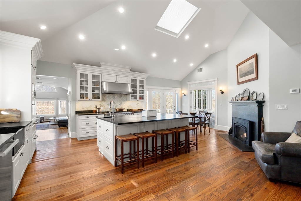 8 Washington Street Sherborn, MA 01770 - Photo 9 of 42