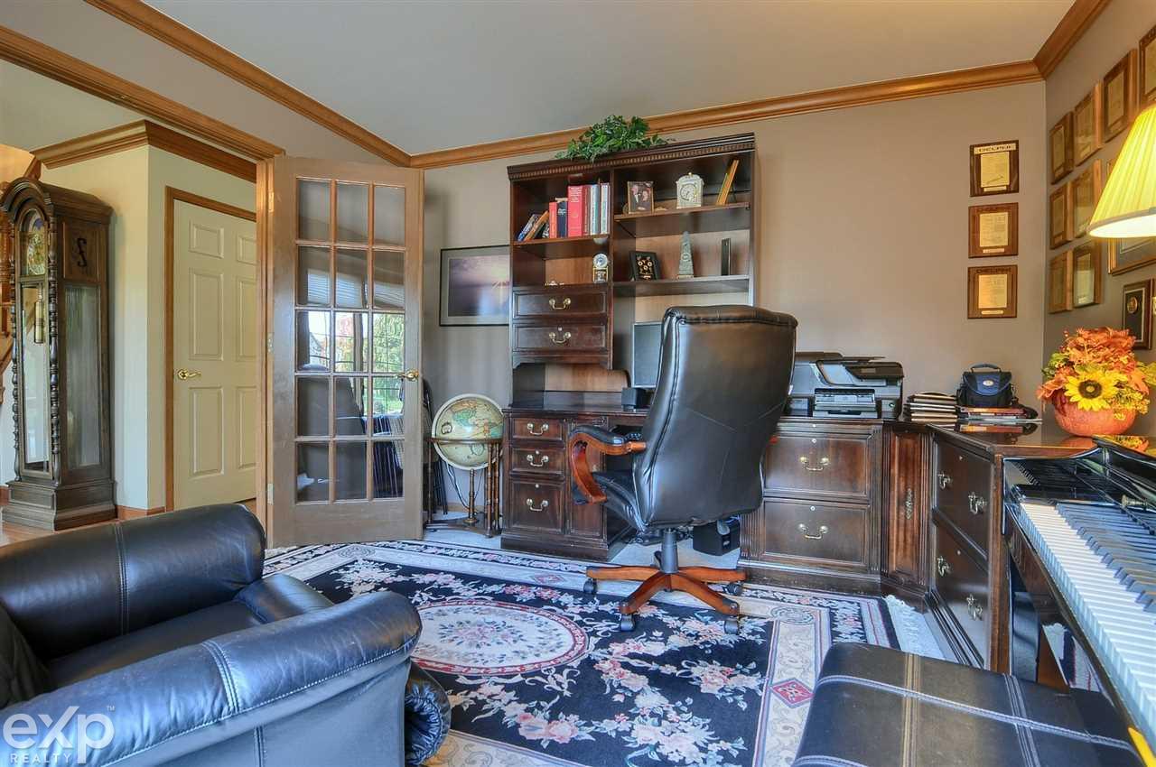 2057 Ridgefield Court Rochester Hills, MI 48306 - Photo 6 of 35