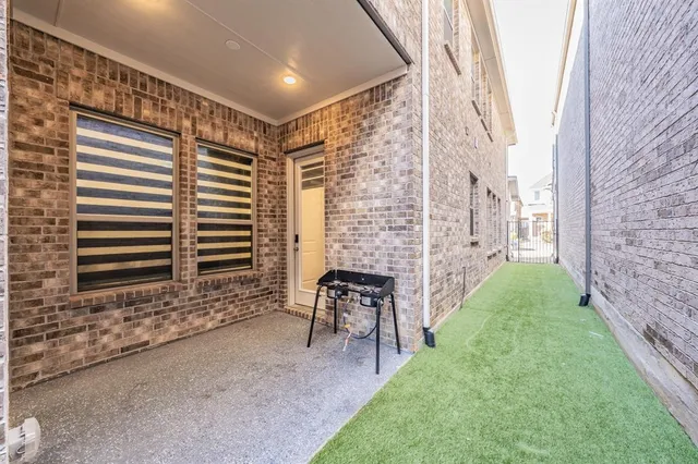 a view of an outdoor space and a yard