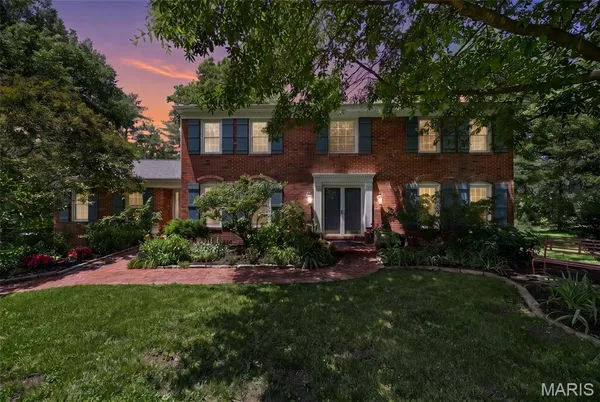 $1,299,000 | 29 A Chapel Hill Estates Drive, Town and Country, MO 63131