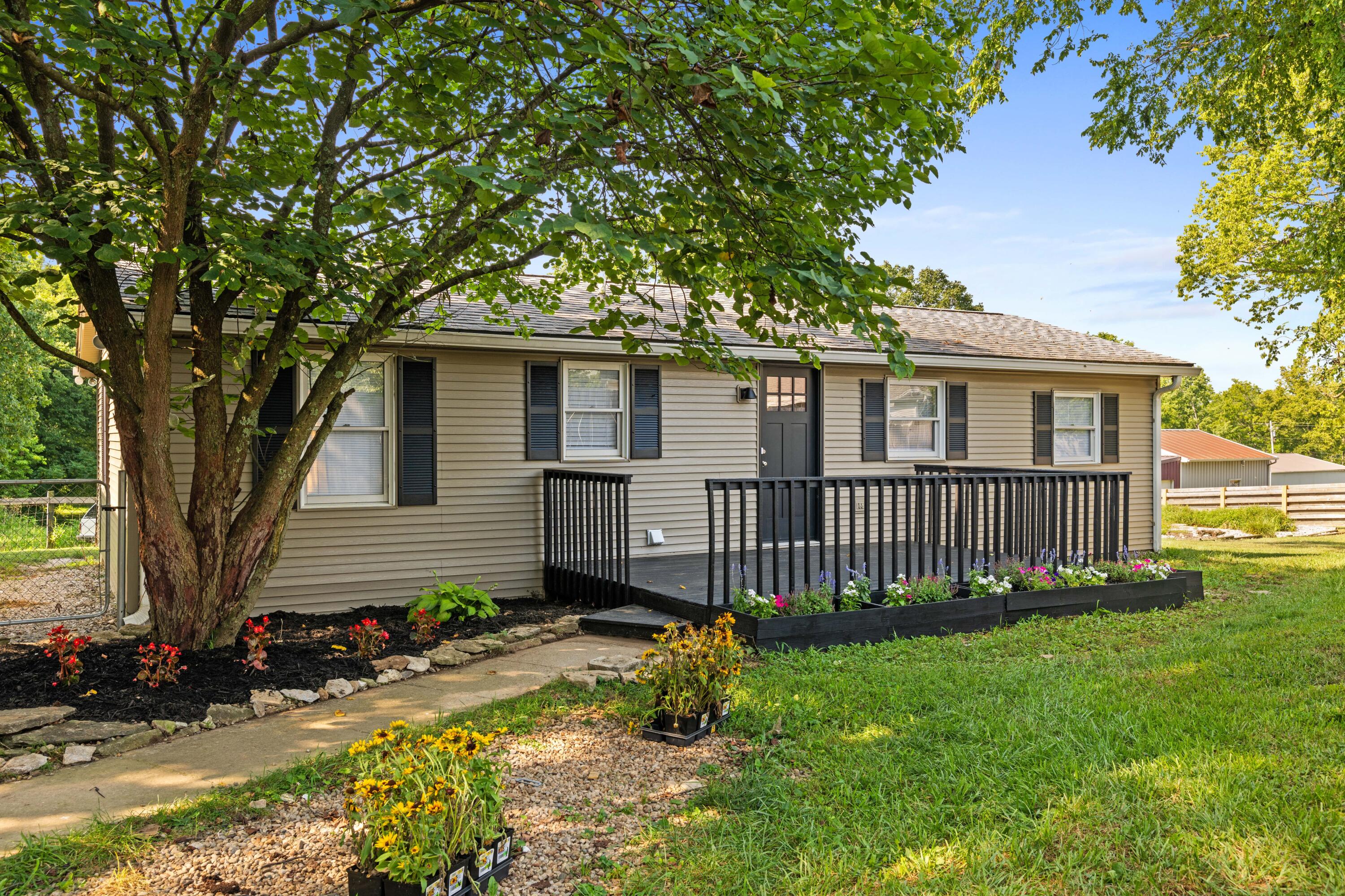 6121 Delaney Ferry Road, Unit EXTENDED Versailles, KY 40383 - Photo 1 of 17 DSC_4083-min