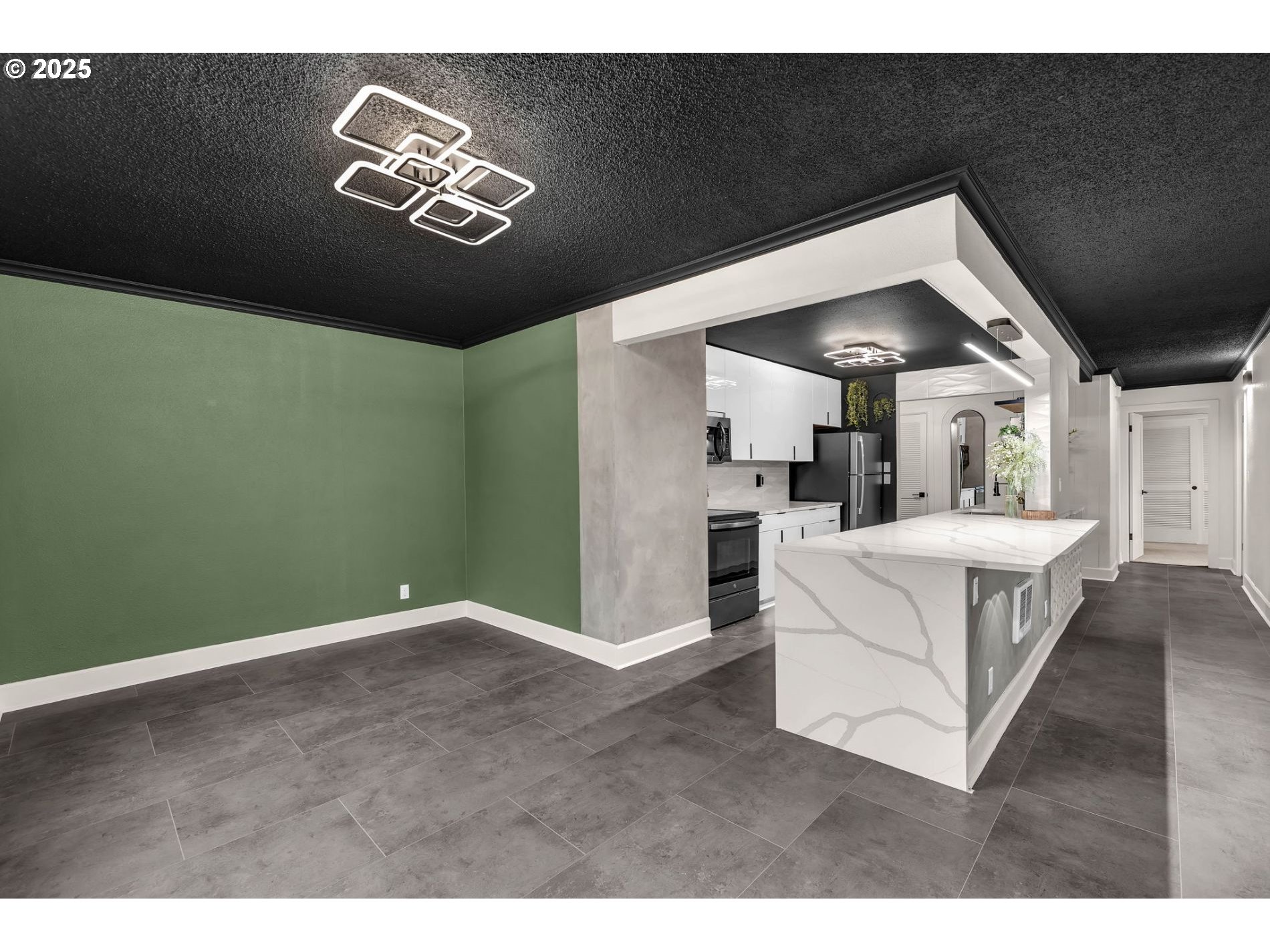2211 Southwest Park Place, Unit 403 Portland, OR 97205 - Photo 11 of 21