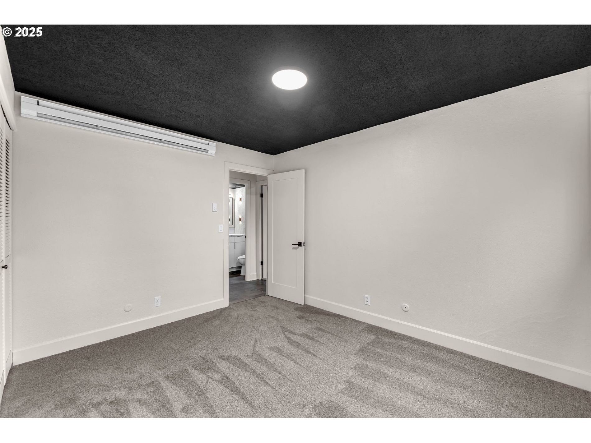 2211 Southwest Park Place, Unit 403 Portland, OR 97205 - Photo 18 of 21