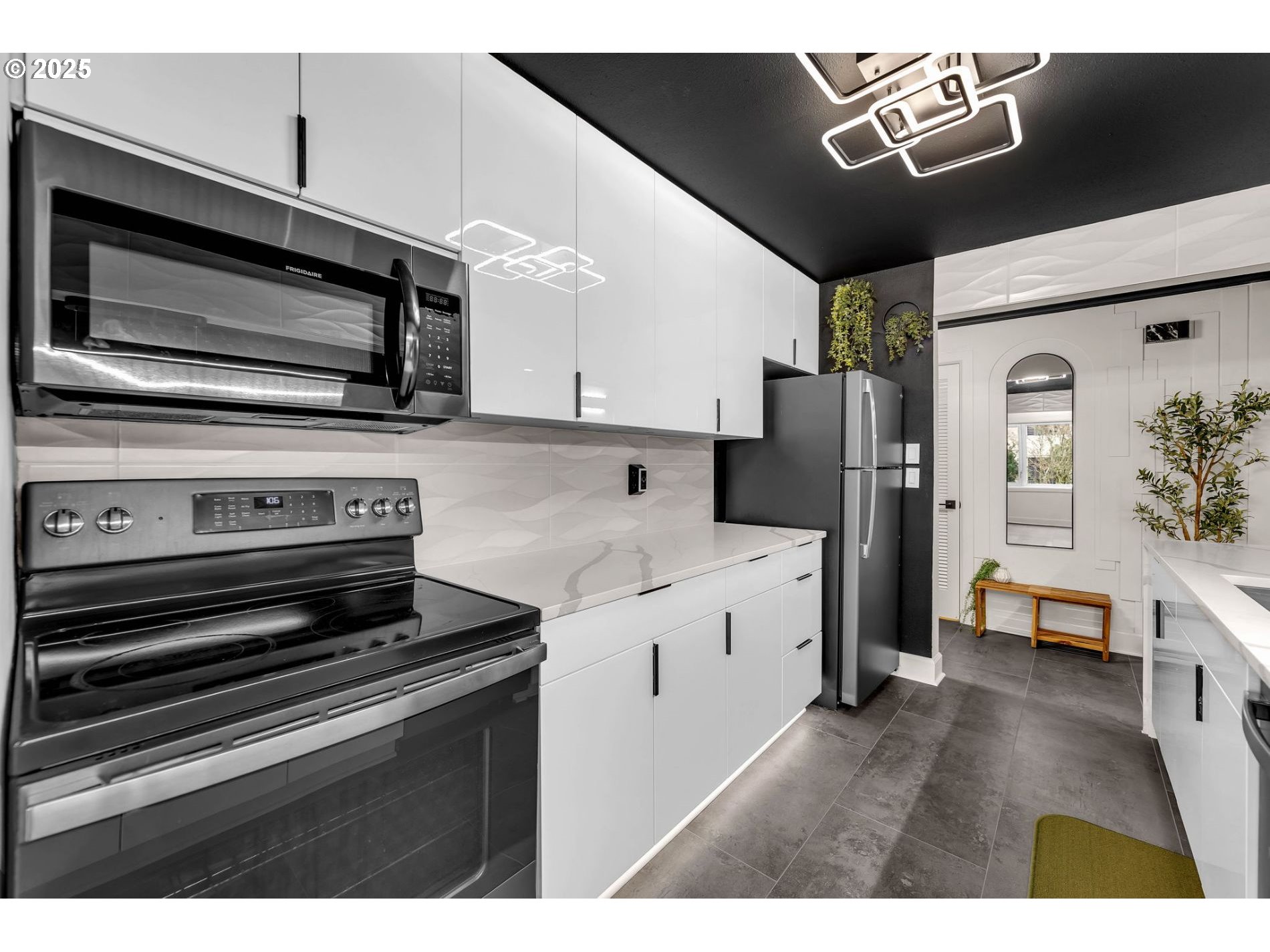 2211 Southwest Park Place, Unit 403 Portland, OR 97205 - Photo 10 of 21