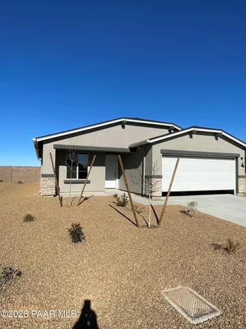 $2,275 | 1118 Helsing Road, Chino Valley, AZ 86323