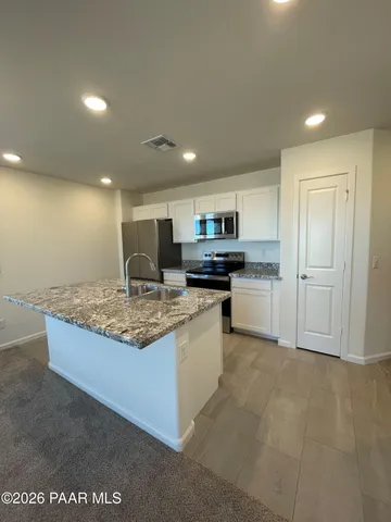 $2,275 | 1118 Helsing Road, Chino Valley, AZ 86323