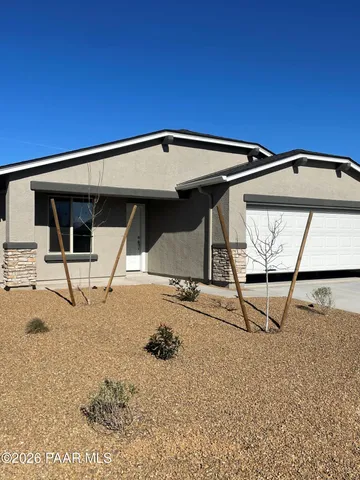 $2,275 | 1118 Helsing Road, Chino Valley, AZ 86323