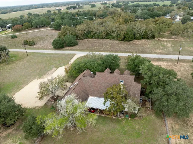 $570,000 | 319 County Road 131A, Hallettsville, TX 77964