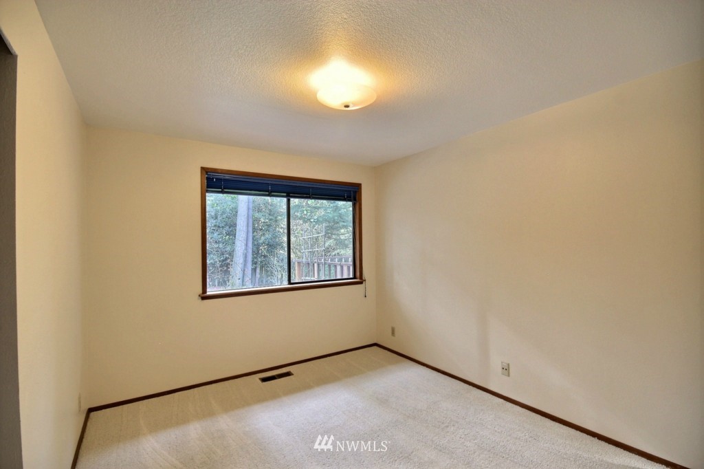 14913 Southeast 138th Place Renton, WA 98059 - Photo 17 of 24 Gallery Image 17