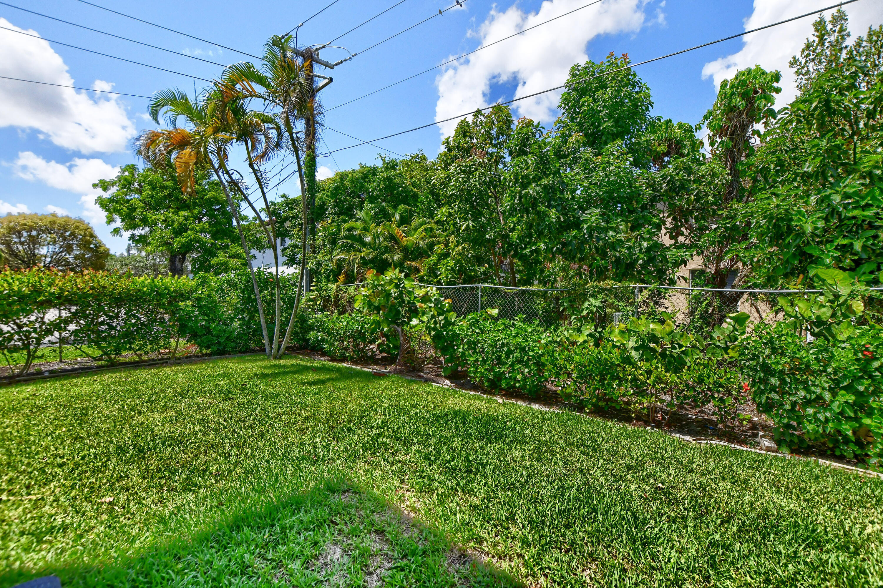 1401 Northwest 15th Avenue, Unit 1 Boca Raton, FL 33486 - Photo 30 of 34 25_ebf_2675-hdr(5)