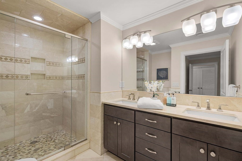 39 Beaconwood Road, Unit 1 Newton, MA 02461 - Photo 13 of 20 Gallery Image 13
