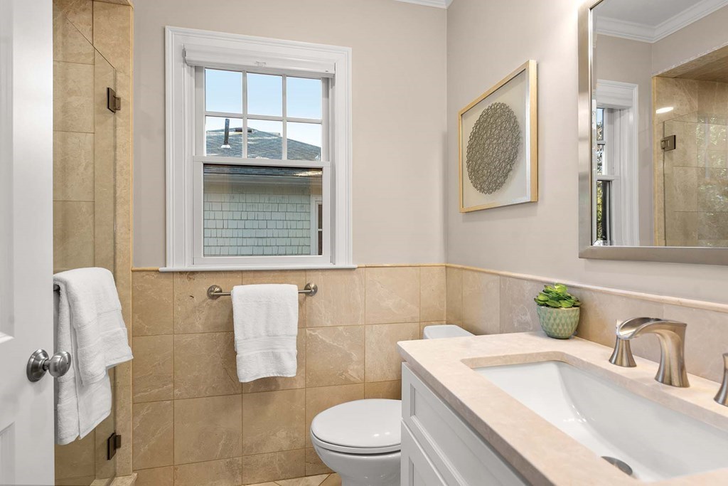 39 Beaconwood Road, Unit 1 Newton, MA 02461 - Photo 16 of 20 Gallery Image 16