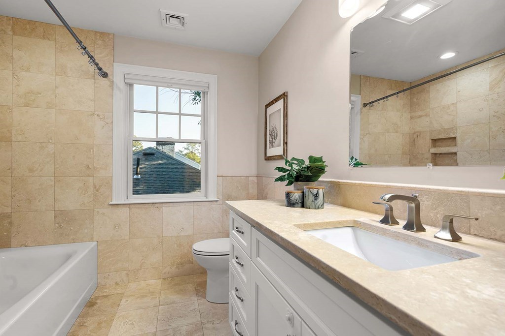 39 Beaconwood Road, Unit 1 Newton, MA 02461 - Photo 17 of 20 Gallery Image 17