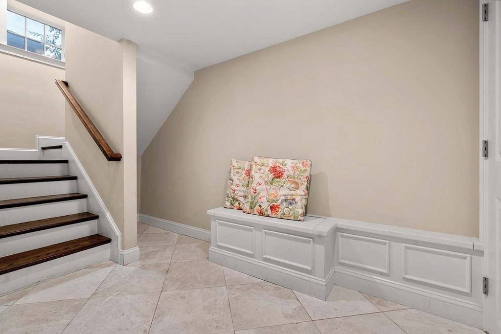 39 Beaconwood Road, Unit 1 Newton, MA 02461 - Photo 18 of 20 Gallery Image 18