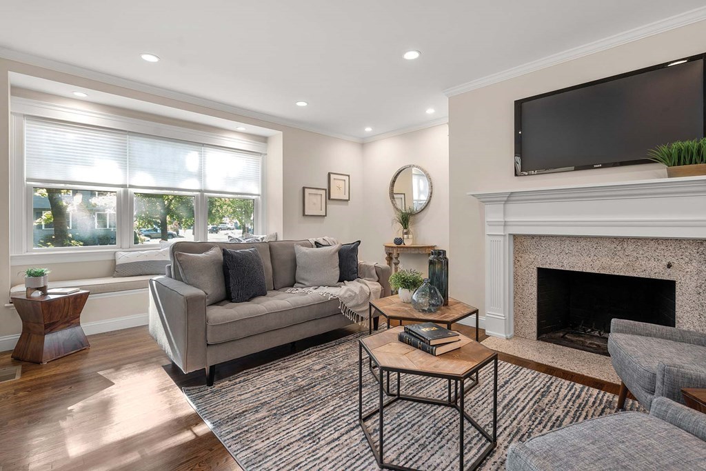 39 Beaconwood Road, Unit 1 Newton, MA 02461 - Photo 3 of 20 Gallery Image 3