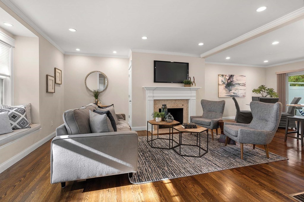 39 Beaconwood Road, Unit 1 Newton, MA 02461 - Photo 4 of 20 Gallery Image 4