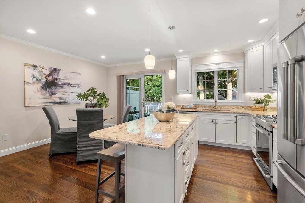 39 Beaconwood Road, Unit 1 Newton, MA 02461 - Photo 6 of 20 Gallery Image 6
