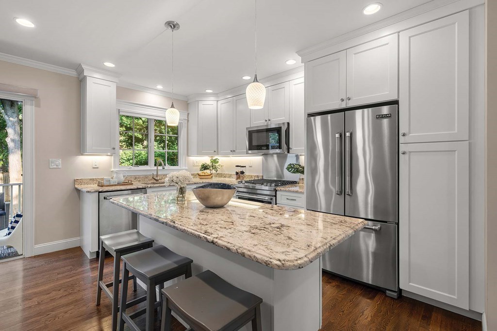 39 Beaconwood Road, Unit 1 Newton, MA 02461 - Photo 7 of 20 Gallery Image 7