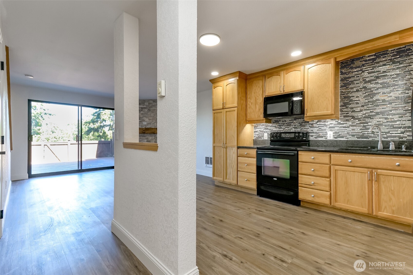 25014 Lake Fenwick Road, Unit 28 Kent, WA 98032 - Photo 4 of 35