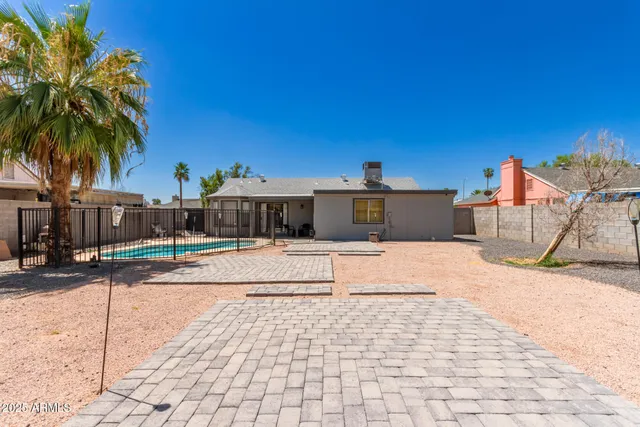 $2,100 | 7748 West Minnezona Avenue, Phoenix, AZ 85033