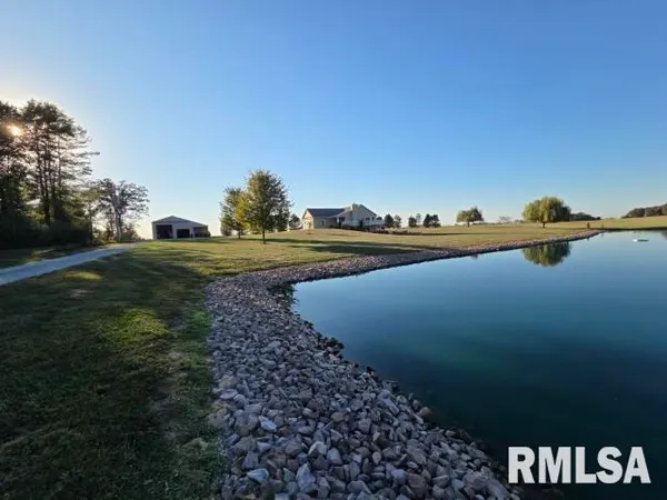 $450,000 | 9251 Highway 148, Mount Vernon, IL 62864