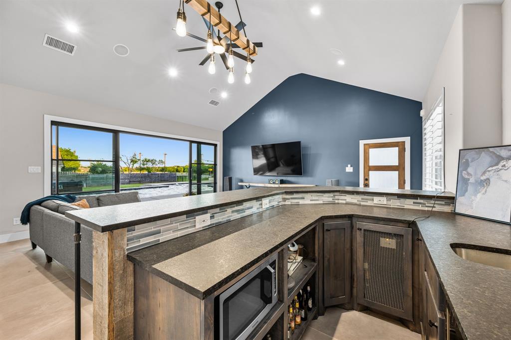 1070 Cornelius Road Rockwall, TX 75087 - Photo 27 of 33 Pool house kitchenette