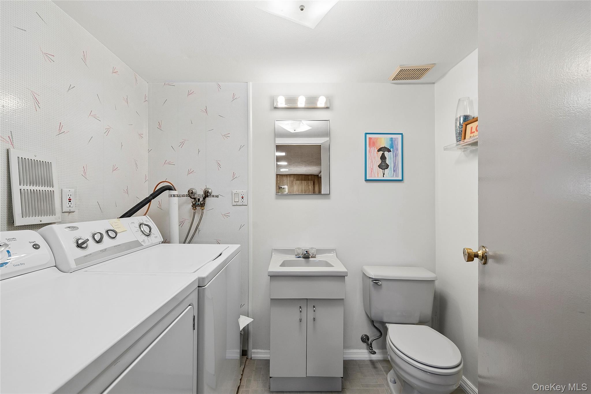 2509 Riviera Lane Bellmore, NY 11710 - Photo 14 of 16