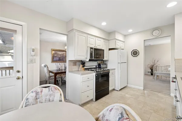 $750,000 | 2509 Riviera Lane, Bellmore, NY 11710