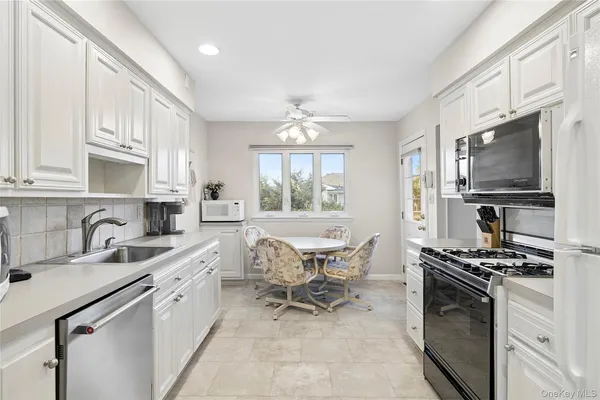 $750,000 | 2509 Riviera Lane, Bellmore, NY 11710