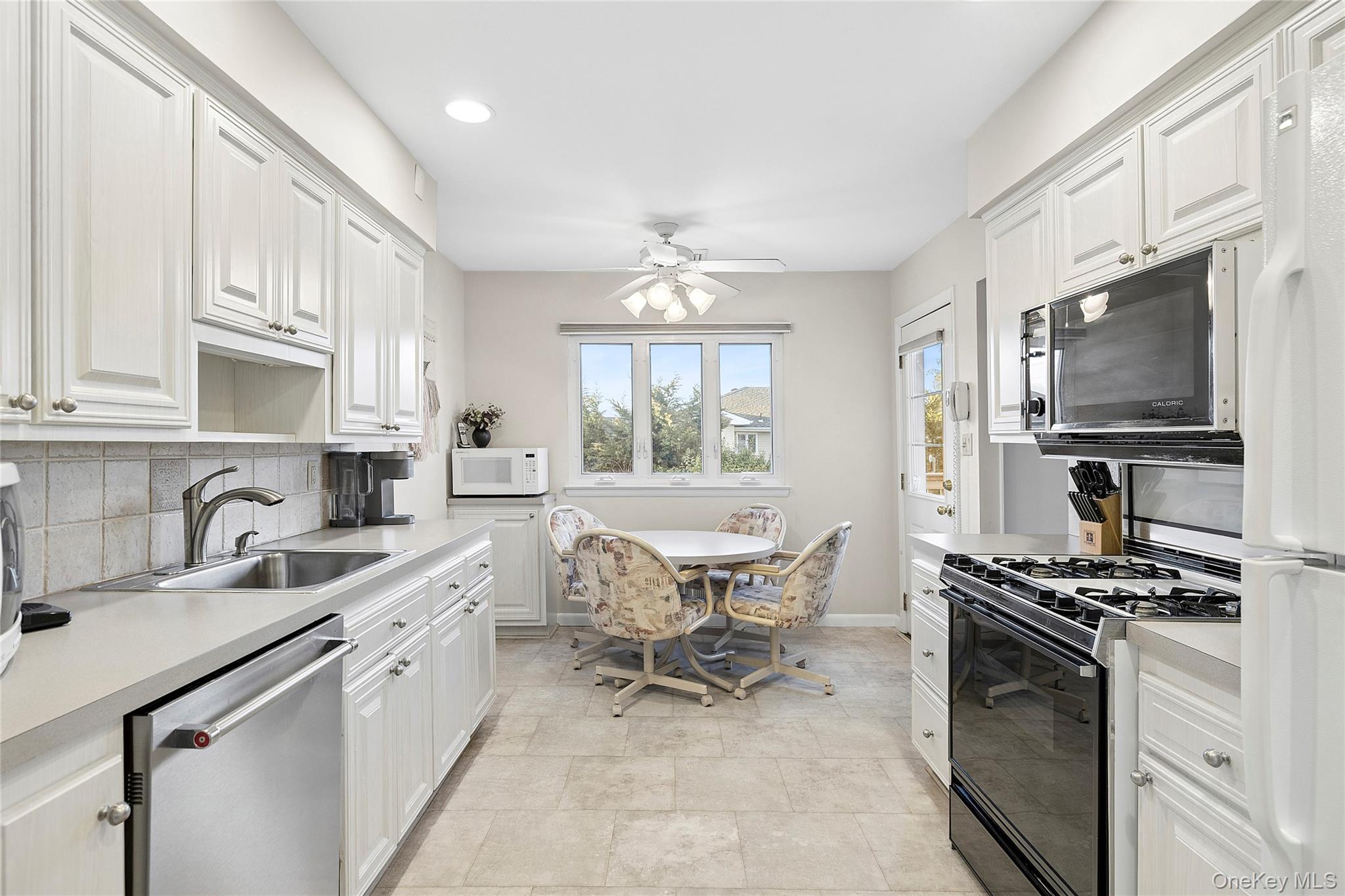 2509 Riviera Lane Bellmore, NY 11710 - Photo 6 of 16