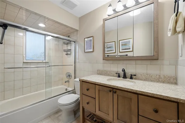 $750,000 | 2509 Riviera Lane, Bellmore, NY 11710