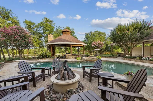 a building outdoor space with patio furniture