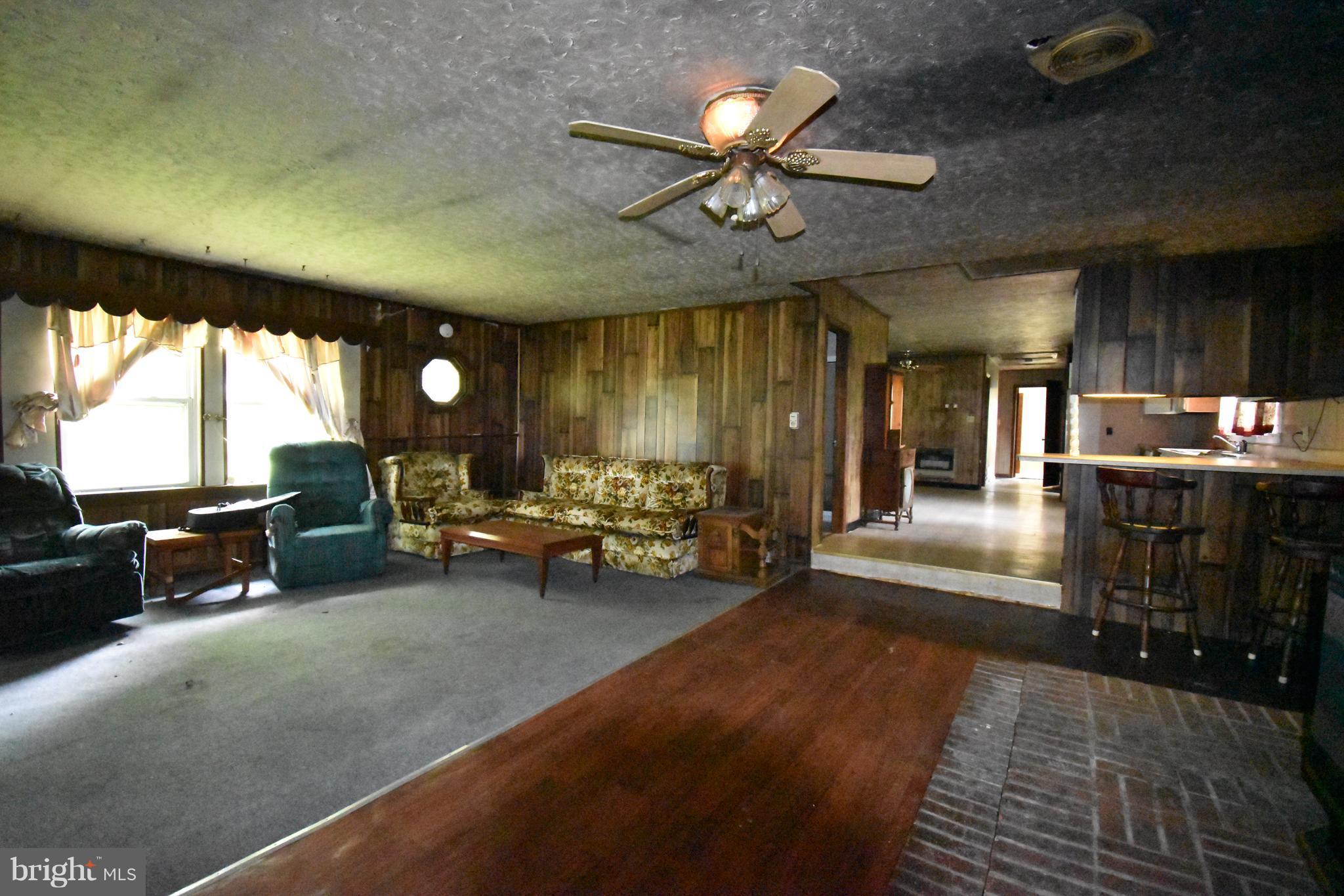4525 James Andrews Road Hurlock, MD 21643 - Photo 4 of 23 Living Room
