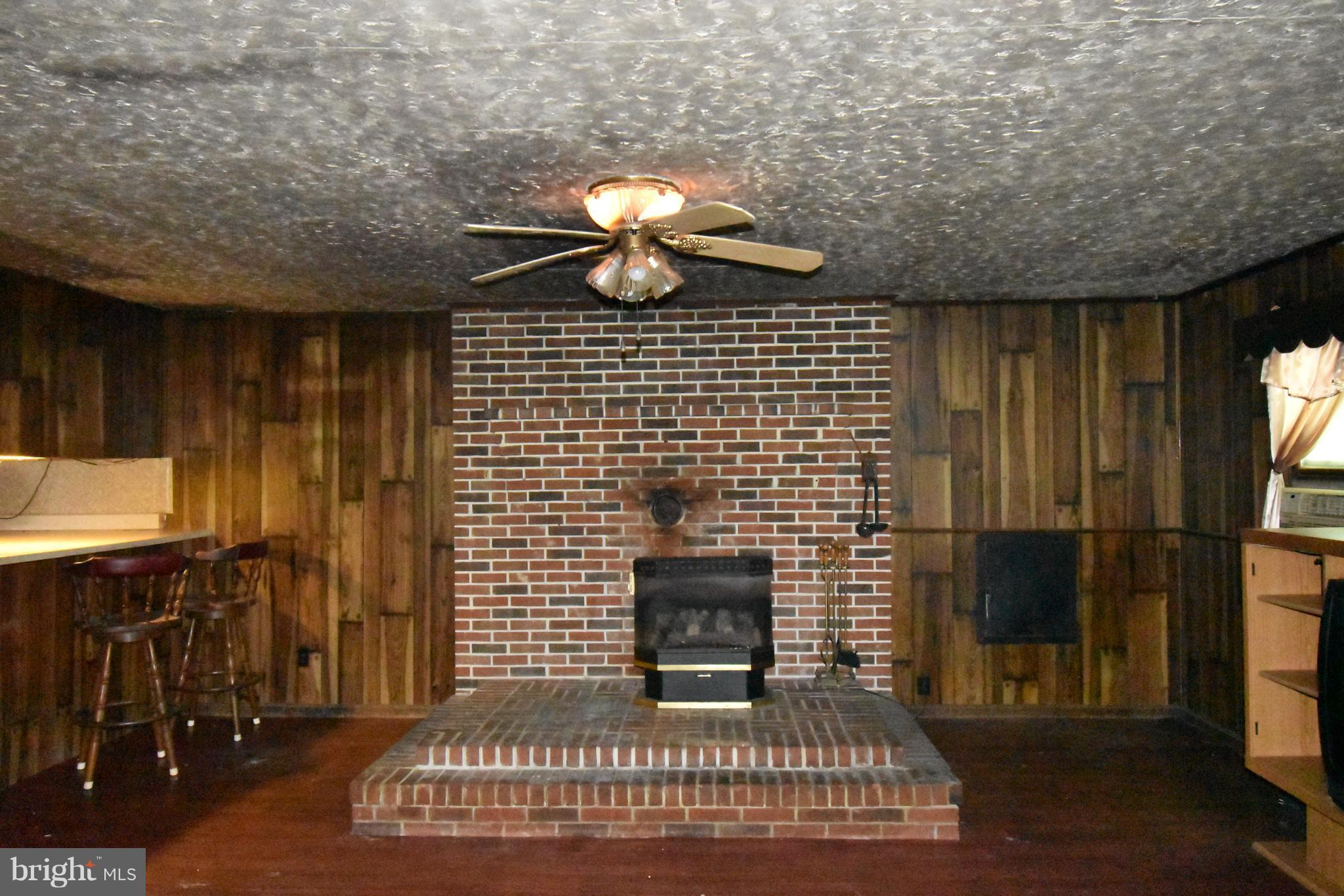 4525 James Andrews Road Hurlock, MD 21643 - Photo 6 of 23 Family Room