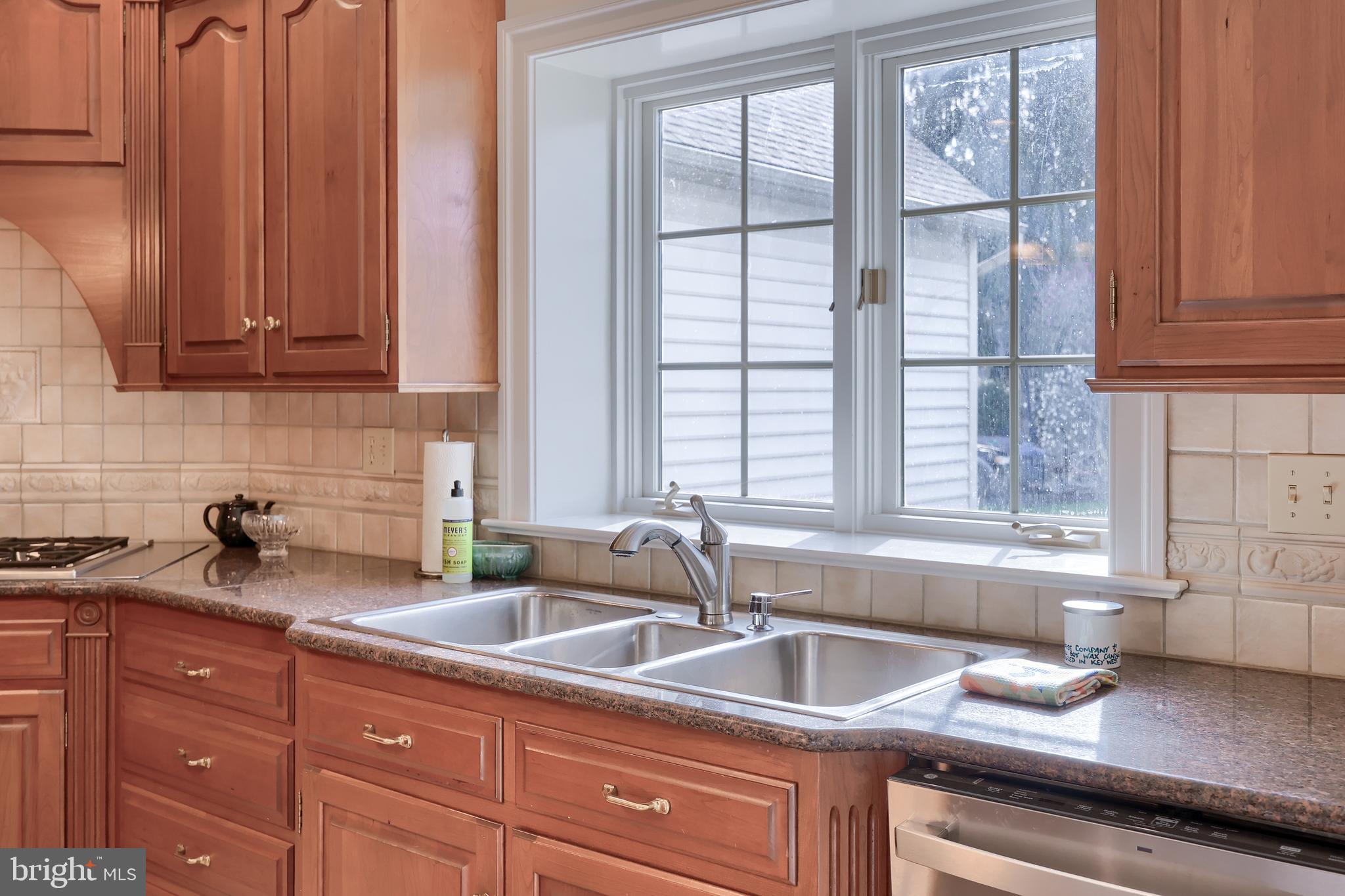 339 Harvest Drive Lititz, PA 17543 - Photo 27 of 69 Kitche