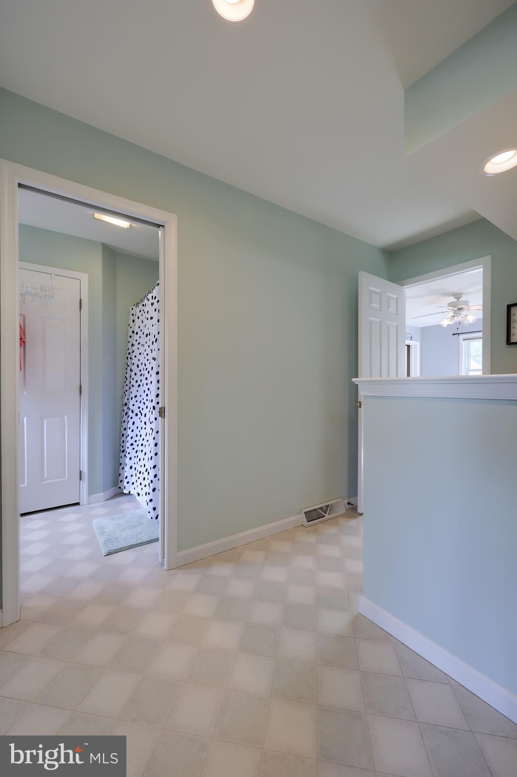 339 Harvest Drive Lititz, PA 17543 - Photo 42 of 69 Bathroom #2 Jack 'n Jill