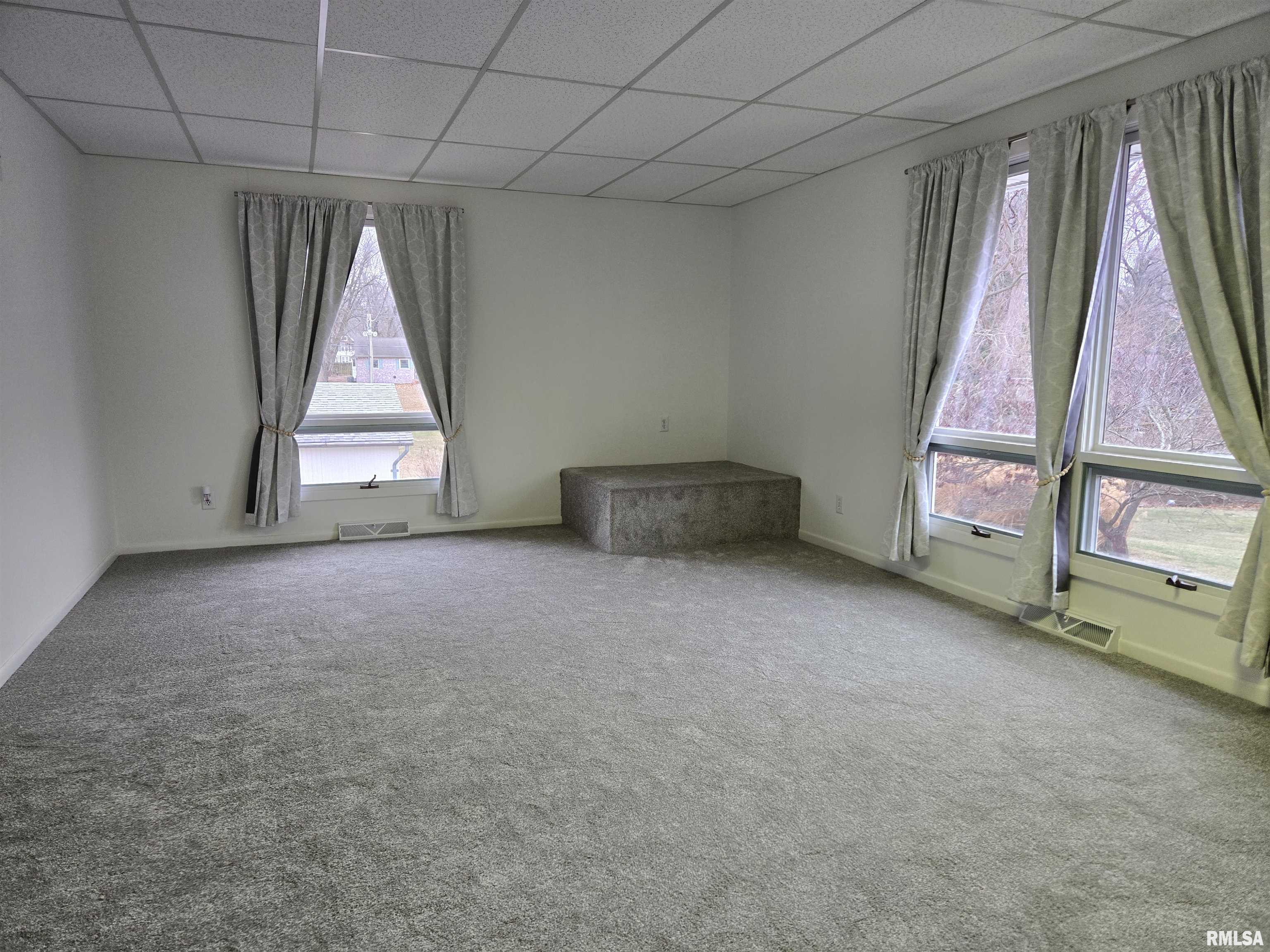 301 East Summit Street Macomb, IL 61455 - Photo 11 of 24