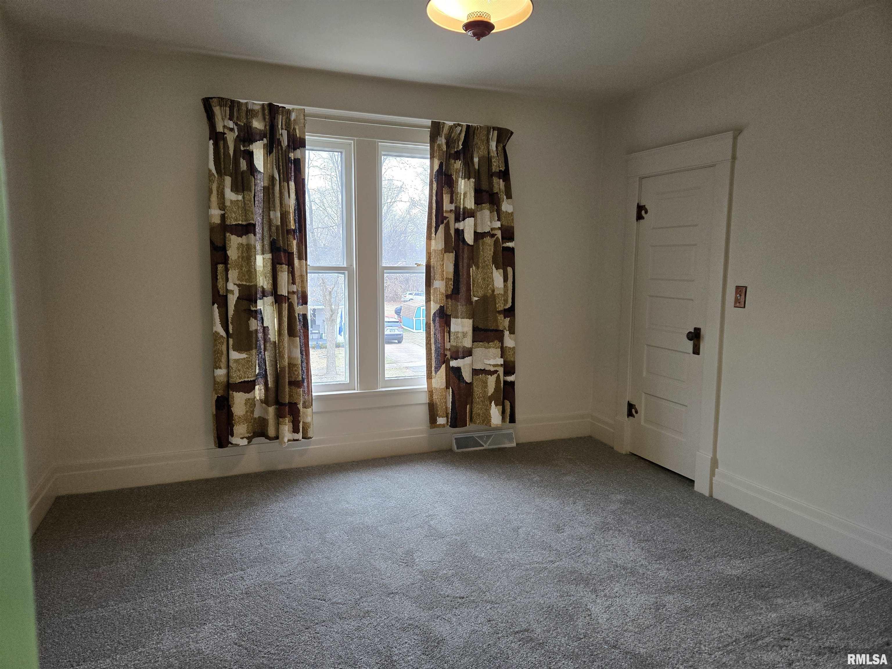 301 East Summit Street Macomb, IL 61455 - Photo 16 of 24