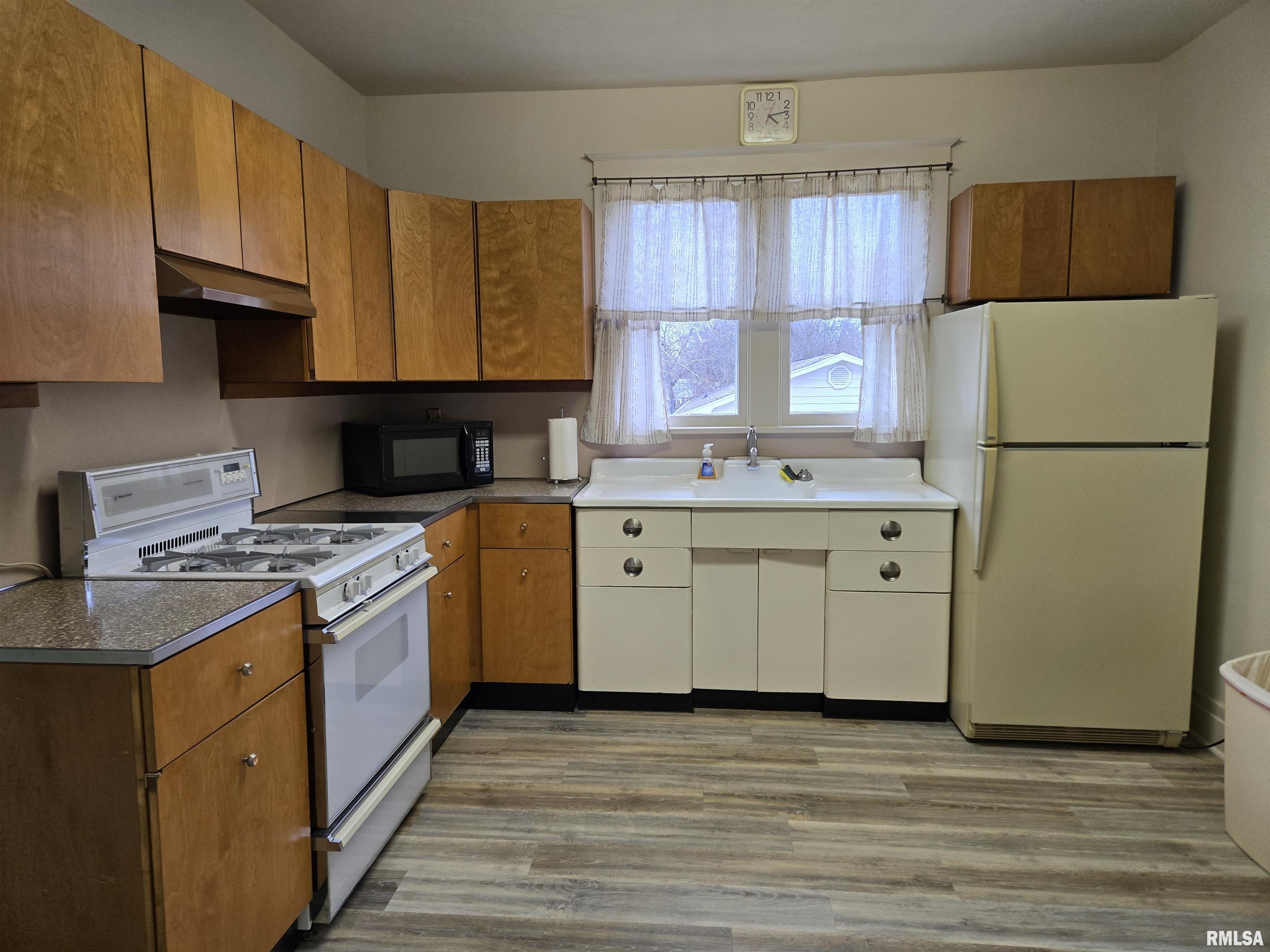 301 East Summit Street Macomb, IL 61455 - Photo 7 of 24